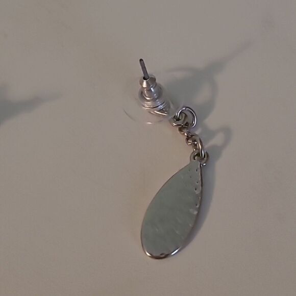 Elegant Silver Teardrop Earrings - Picture 3 of 4